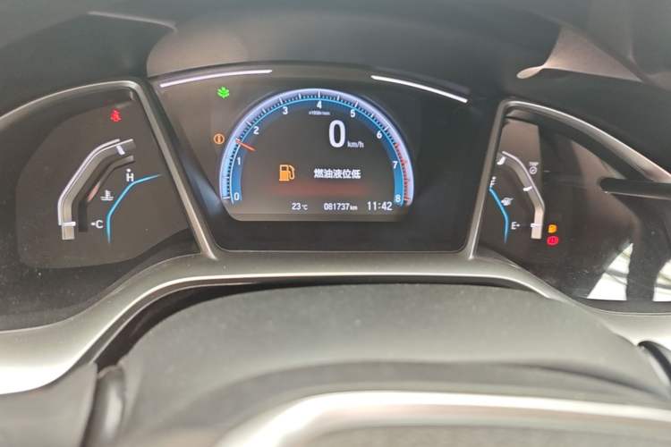 Used Honda Civic 2016 220TURBO Manual Luxury Edition Odometer Close Up