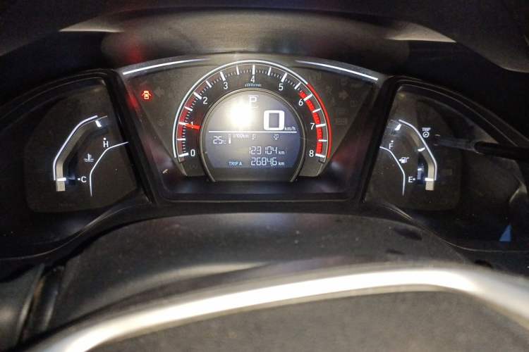 Used Honda Civic 2016 180TURBO CVT Comfort Version Odometer Close Up