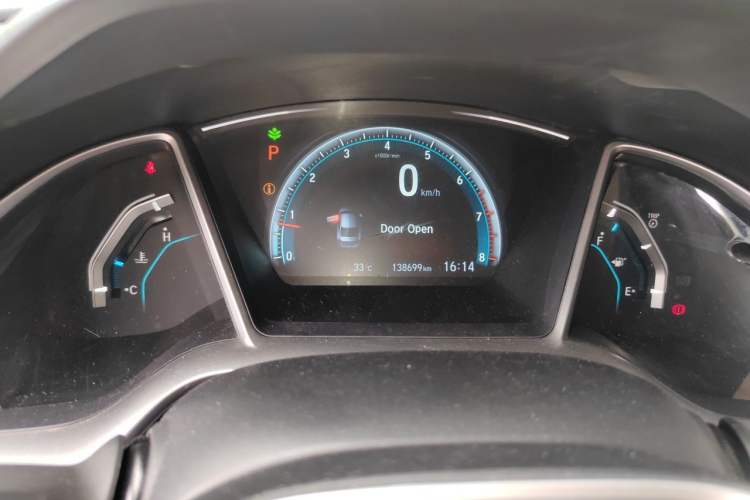 Used Honda Civic 2016 220TURBO CVT Prestige Edition Odometer Close Up