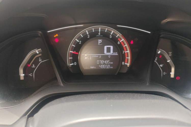 Used Honda Civic 2016 180TURBO CVT Comfort Version Odometer Close Up