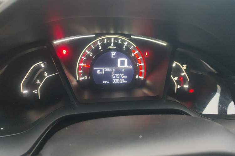 Used Honda Civic 2016 180TURBO CVT Comfort Version Odometer Close Up