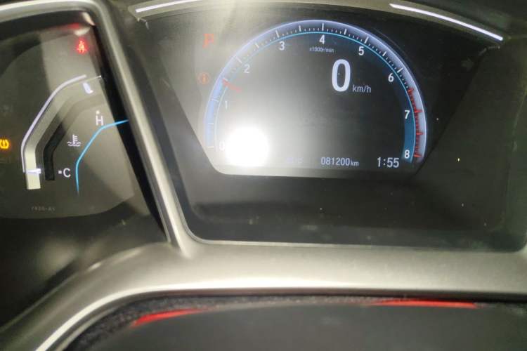 Used Honda Civic 2016 220TURBO CVT Luxury Edition Odometer Close Up