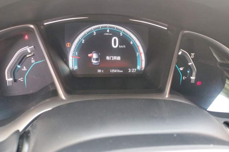 Used Honda Civic 2016 220TURBO Manual Luxury Edition Odometer Close Up