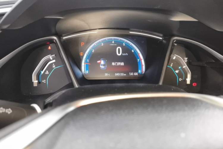Used Honda Civic 2016 220TURBO CVT Luxury Edition Odometer Close Up