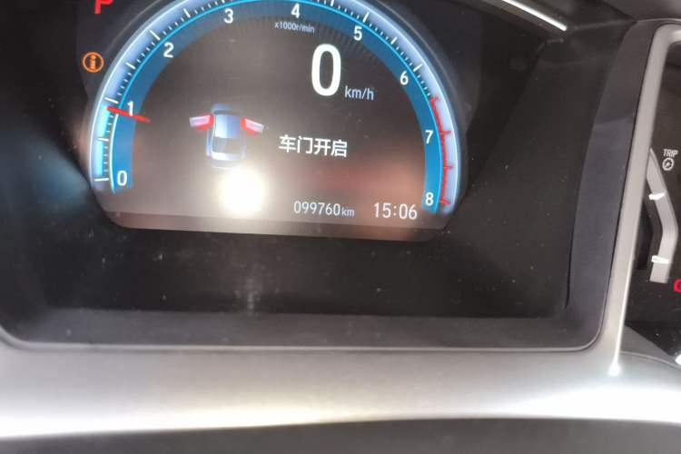 Used Honda Civic 2016 220TURBO CVT Prestige Edition Odometer Close Up