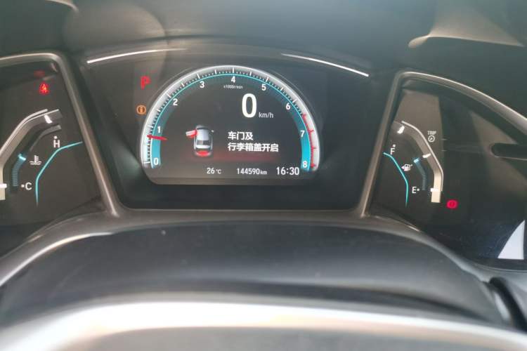 Used Honda Civic 2016 220TURBO CVT Luxury Edition Odometer Close Up