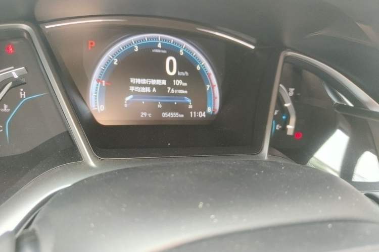 Used Honda Civic 2016 220TURBO CVT Luxury Edition Odometer Close Up