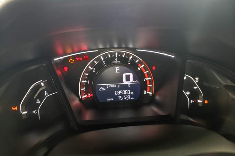 Used Honda Civic 2016 180TURBO CVT Comfort Version Odometer Close Up