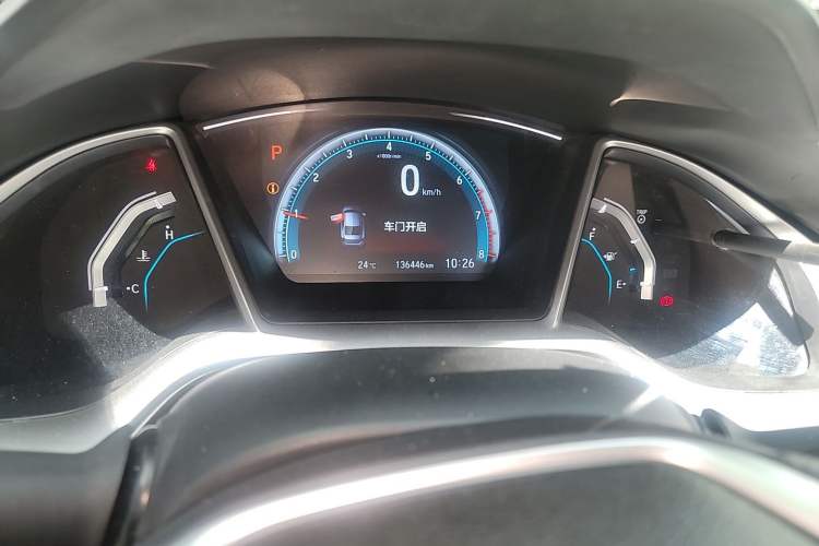 Used Honda Civic 2016 220TURBO CVT Luxury Edition Odometer Close Up
