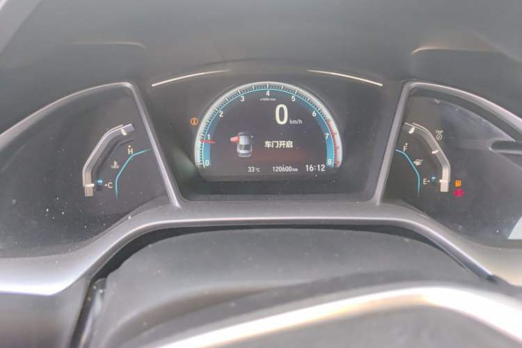 Used Honda Civic 2016 220TURBO Manual Luxury Edition Odometer Close Up