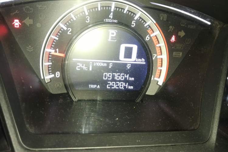 Used Honda Civic 2016 180TURBO CVT Comfort Version Odometer Close Up