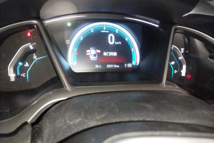 Used Honda Civic 2016 220TURBO Manual Luxury Edition Odometer Close Up