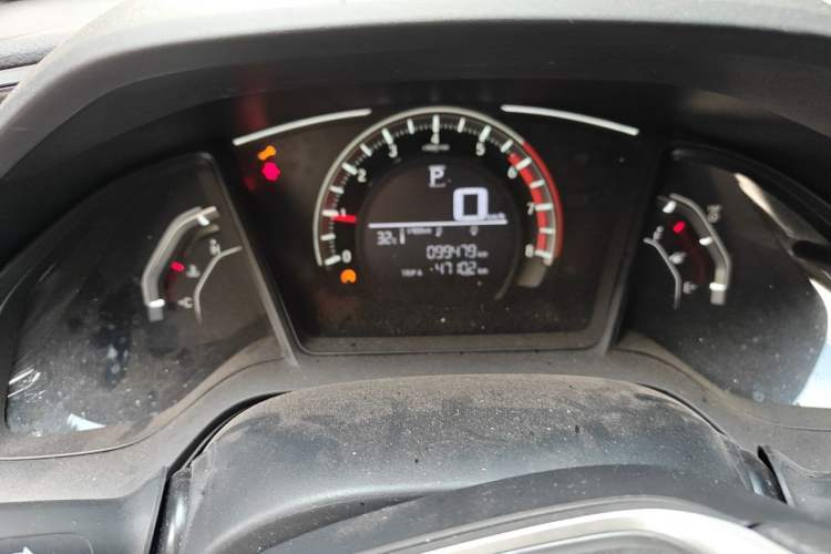 Used Honda Civic 2016 180TURBO CVT Comfort Version Odometer Close Up