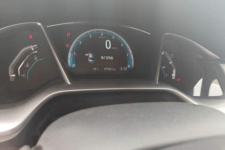 Used Honda Civic 2016 220TURBO CVT Luxury Edition Odometer Close Up