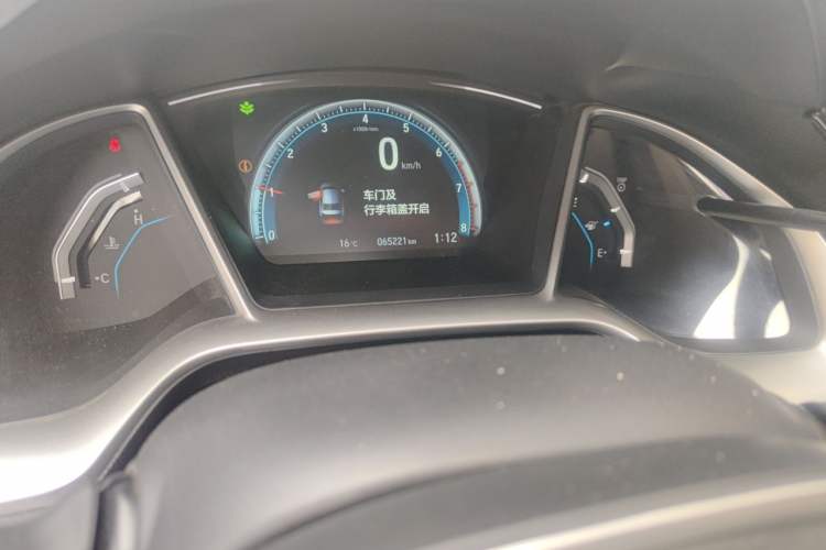 Used Honda Civic 2016 220TURBO Manual Luxury Edition Odometer Close Up