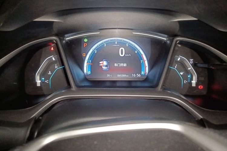 Used Honda Civic 2016 220TURBO CVT Luxury Edition Odometer Close Up