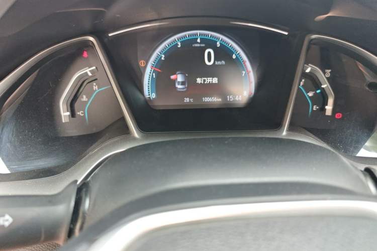 Used Honda Civic 2016 220TURBO Manual Luxury Edition Odometer Close Up