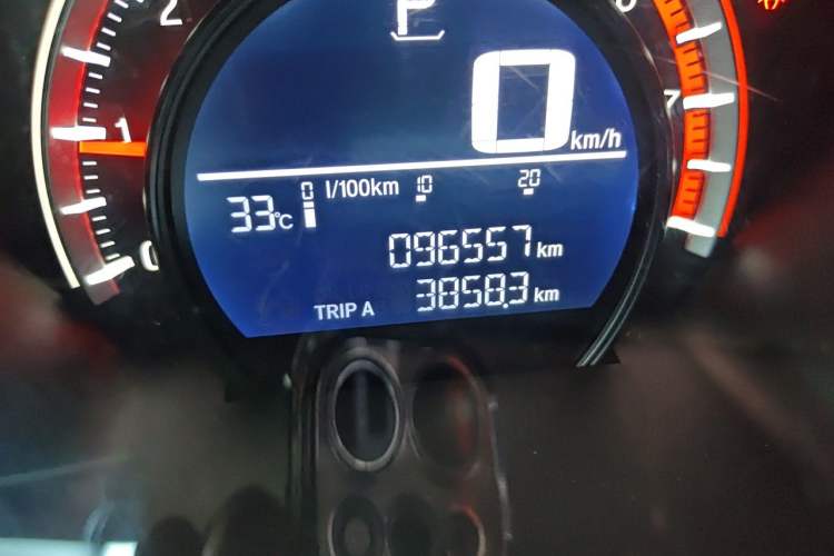 Used Honda Civic 2016 180TURBO CVT Comfort Version Odometer Close Up