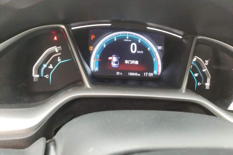 Used Honda Civic 2016 220TURBO CVT Luxury Edition Odometer Close Up