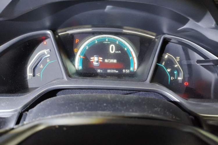Used Honda Civic 2016 220TURBO CVT Luxury Edition Odometer Close Up