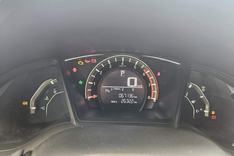 Used Honda Civic 2016 180TURBO CVT Comfort Version Odometer Close Up