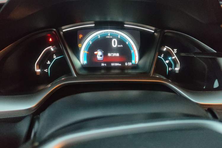 Used Honda Civic 2016 220TURBO CVT Luxury Edition Odometer Close Up