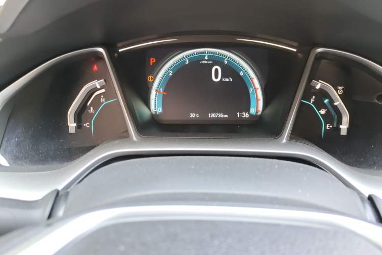 Used Honda Civic 2016 220TURBO CVT Luxury Edition Odometer Close Up