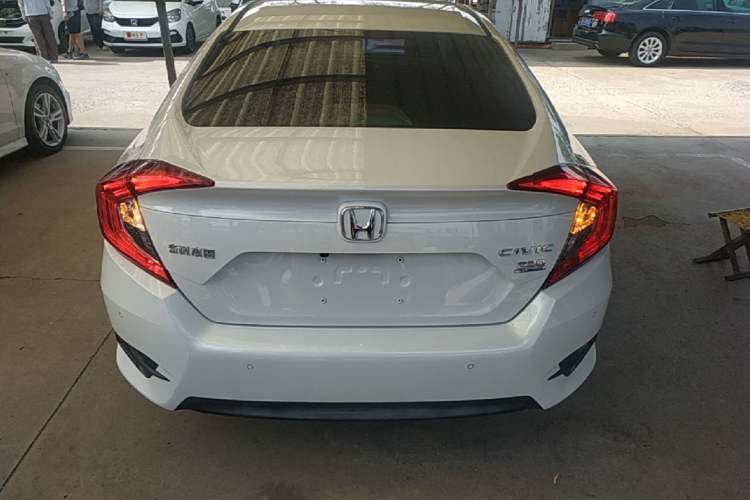 Used Honda Civic 2016 220TURBO CVT Luxury Edition Rear