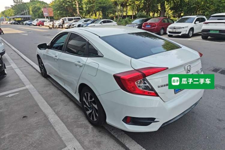 Used Honda Civic 2016 220TURBO CVT Luxury Edition Rear Left 45 Deg
