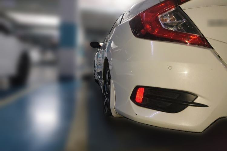 Used Honda Civic 2016 220TURBO CVT Luxury Edition Rear Left 45 Deg