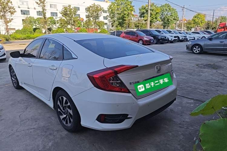 Used Honda Civic 2016 220TURBO CVT Luxury Edition Rear Left 45 Deg