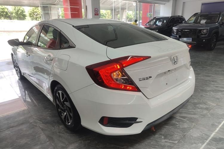 Used Honda Civic 2016 220TURBO CVT Luxury Edition Rear Left 45 Deg