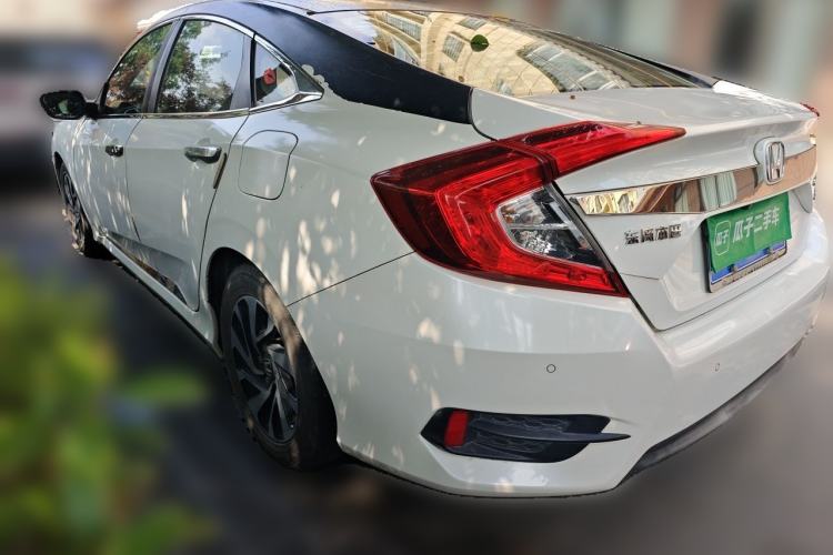 Used Honda Civic 2016 220TURBO Manual Luxury Edition Rear Left 45 Deg