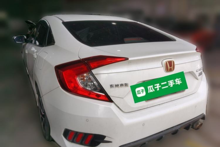 Used Honda Civic 2016 220TURBO CVT Luxury Edition Rear Left 45 Deg