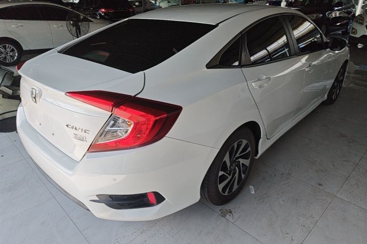 Used Honda Civic 2016 220TURBO CVT Luxury Edition Rear Right 45 Deg