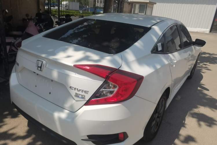 Used Honda Civic 2016 220TURBO CVT Luxury Edition Rear Right 45 Deg