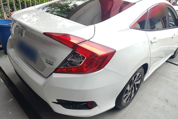 Used Honda Civic 2016 220TURBO CVT Luxury Edition Rear Right 45 Deg