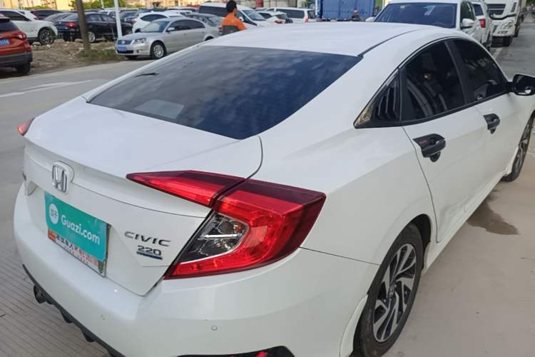 Used Honda Civic 2016 220TURBO CVT Luxury Edition Rear Right 45 Deg