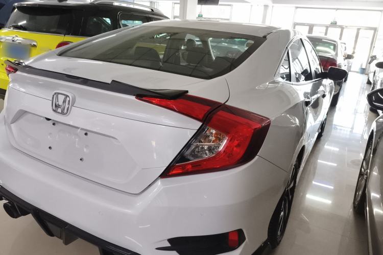 Used Honda Civic 2016 220TURBO CVT Luxury Edition Rear Right 45 Deg