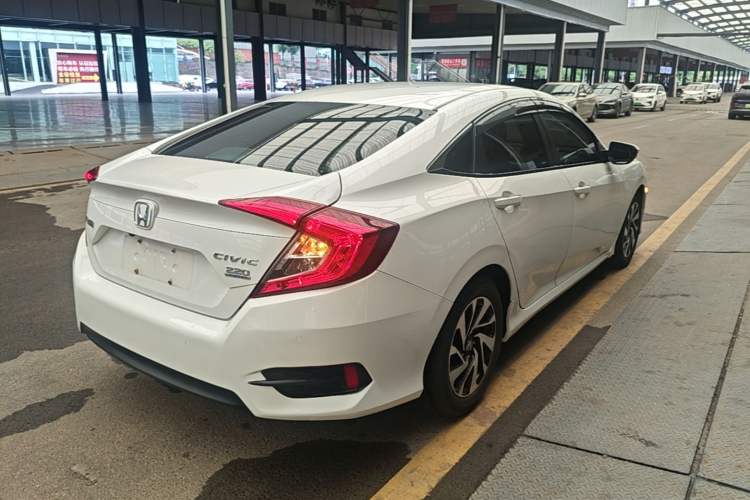 Used Honda Civic 2016 220TURBO CVT Luxury Edition Rear Right 45 Deg