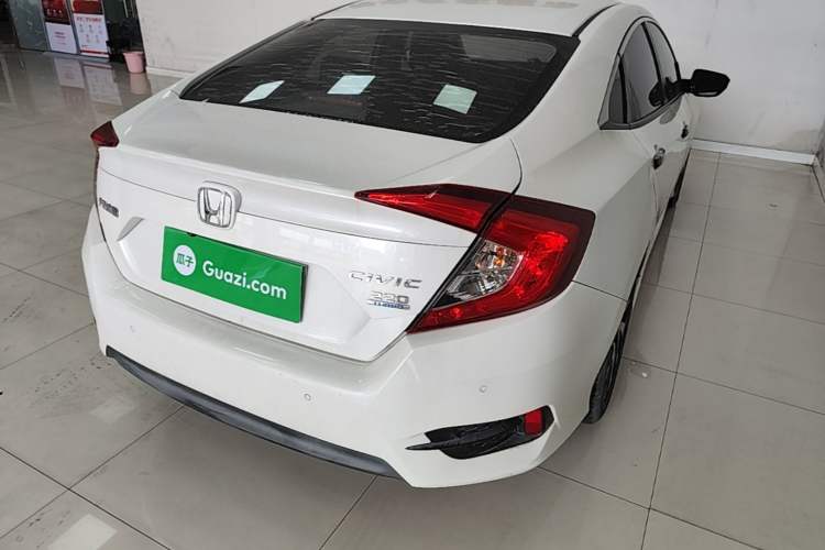 Used Honda Civic 2016 220TURBO CVT Luxury Edition Rear Right 45 Deg