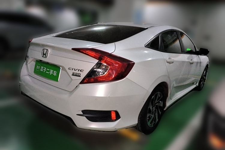 Used Honda Civic 2016 220TURBO CVT Luxury Edition Rear Right 45 Deg
