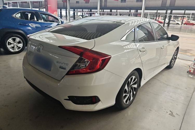 Used Honda Civic 2016 220TURBO Manual Luxury Edition Rear Right 45 Deg