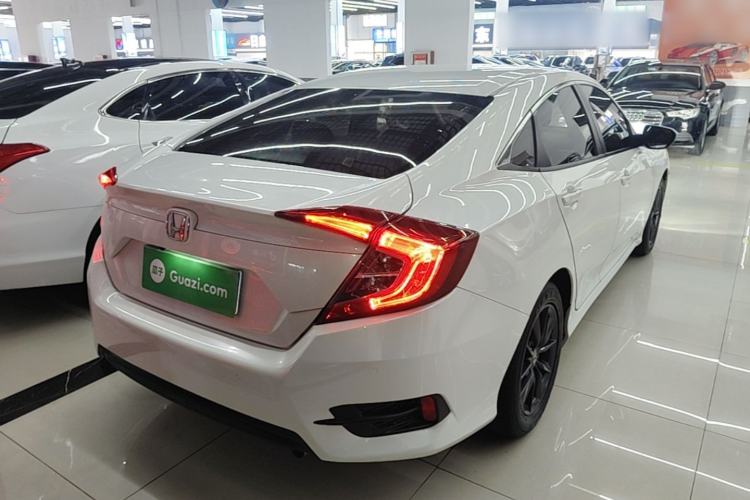 Used Honda Civic 2016 220TURBO CVT Luxury Edition Rear Right 45 Deg