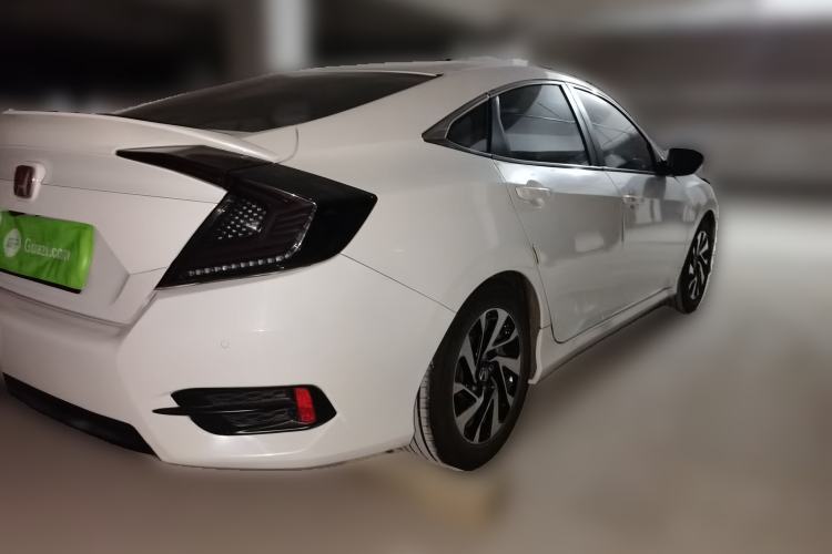 Used Honda Civic 2016 220TURBO CVT Luxury Edition Rear Right 45 Deg