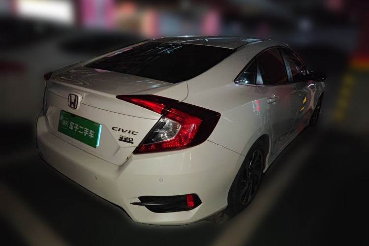 Used Honda Civic 2016 220TURBO CVT Luxury Edition Rear Right 45 Deg