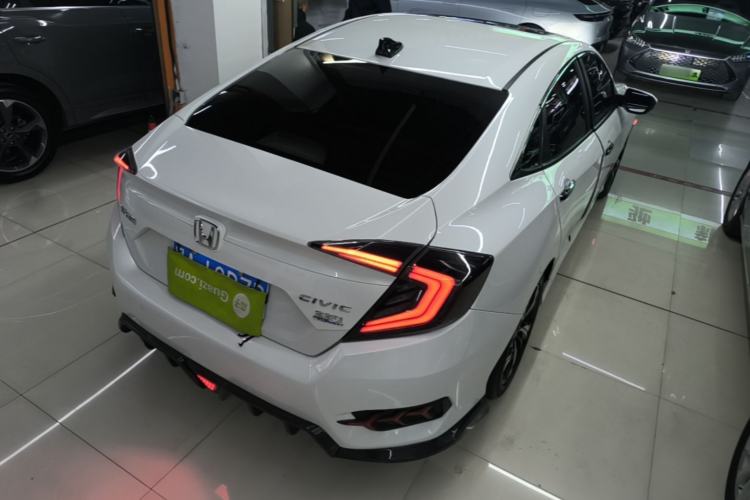 Used Honda Civic 2016 220TURBO CVT Luxury Edition Rear Right 45 Deg