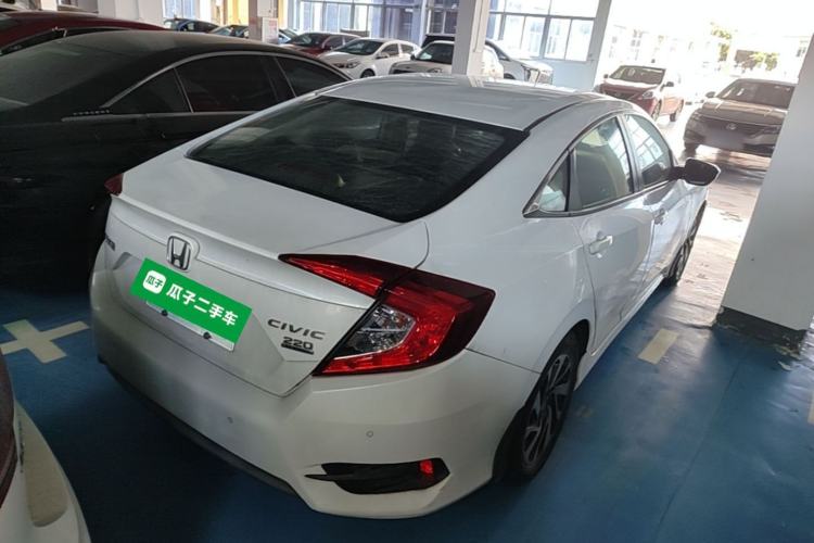 Used Honda Civic 2016 220TURBO CVT Luxury Edition Rear Right 45 Deg