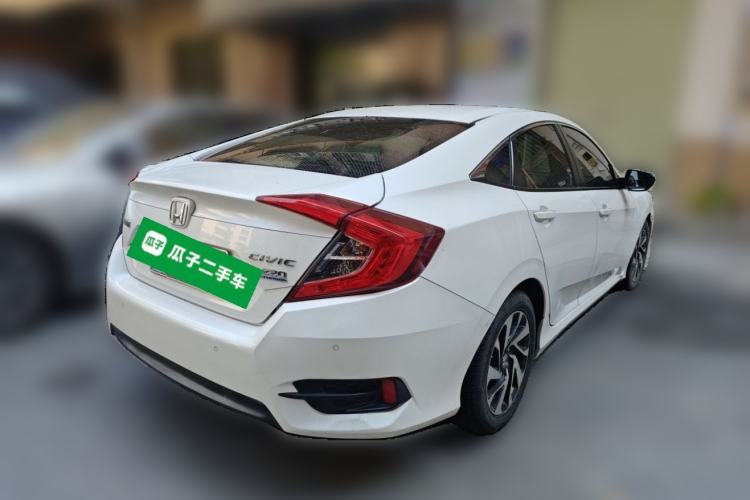 Used Honda Civic 2016 220TURBO CVT Luxury Edition Rear Right 45 Deg