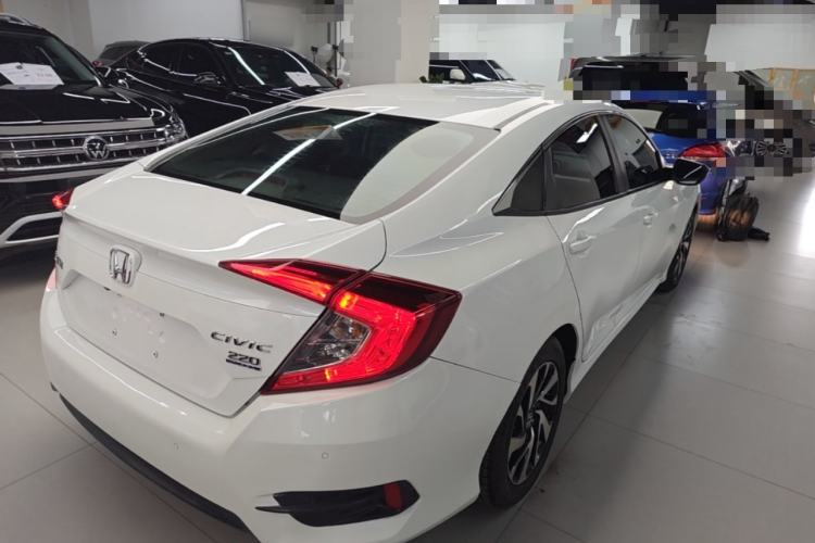 Used Honda Civic 2016 220TURBO CVT Luxury Edition Rear Right 45 Deg